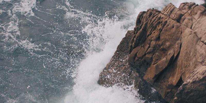 从被动响应到主动预见：AI驱动的网络数字孪生如何重塑运维与开发